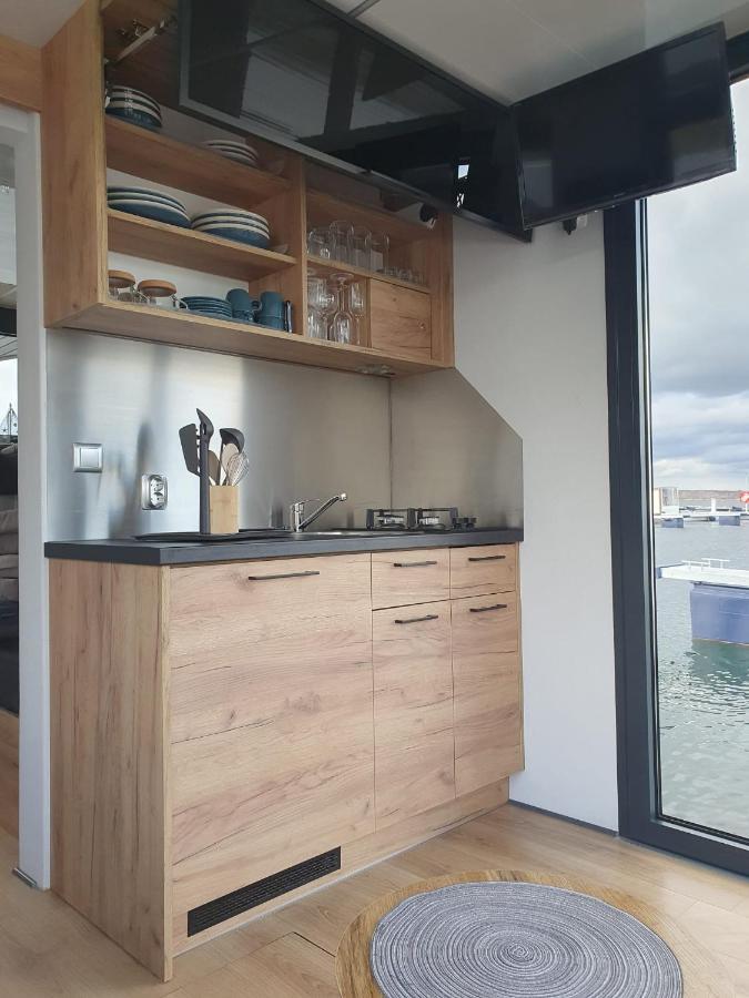 Mobiles Hausboot El'Milia Hotel Braunsbedra ภายนอก รูปภาพ