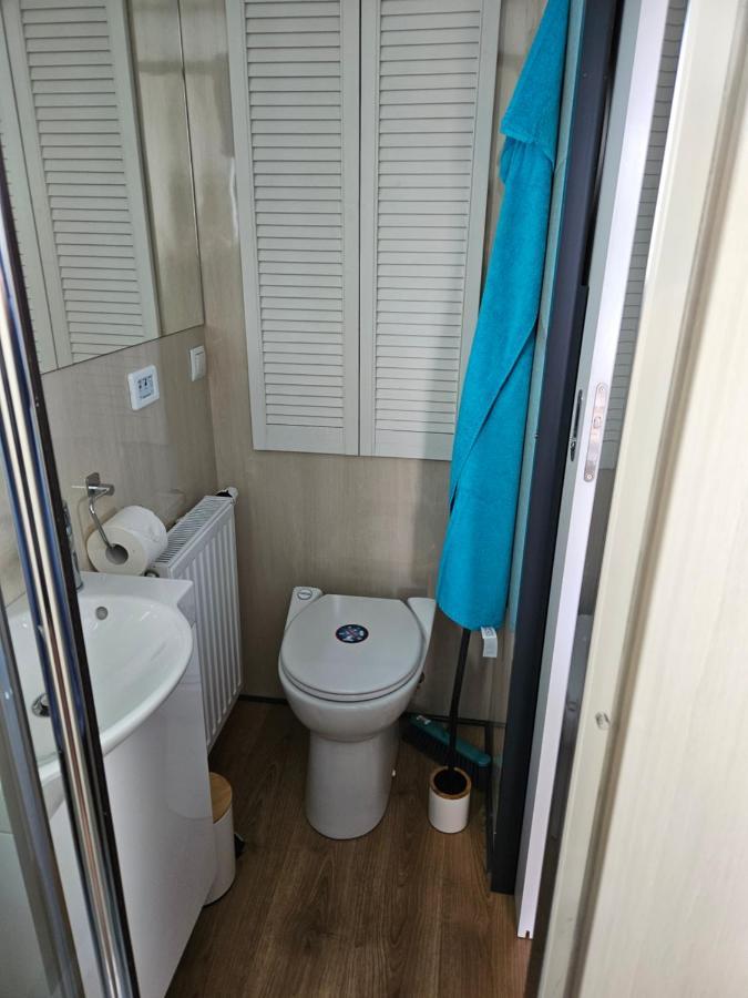 Mobiles Hausboot El'Milia Hotel Braunsbedra ภายนอก รูปภาพ